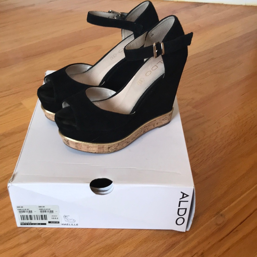 Aldo platform black suede sandals Size Us 6